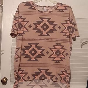 NWoT☆Lularoe Shirt